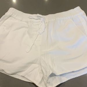 Linen shorts